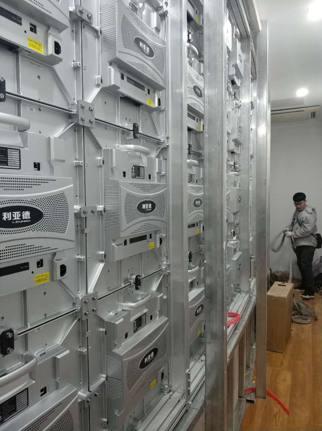 青島陸達投資有限公司監(jiān)控、LED屏及公共廣播項目